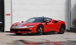 法拉利新车爆料视频网红,网红爆料视频揭秘神秘性能