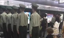 地铁军人被爆料视频真实,英勇形象引发网友热议